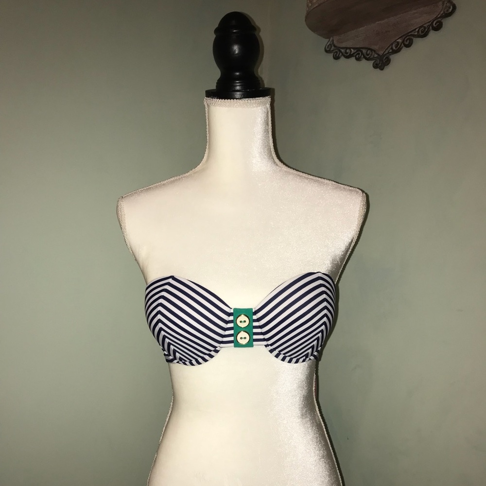 3/$25 🔥 Xhiliration Striped Bikini Top 👙